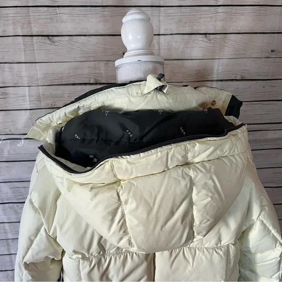 686 Archetype Ski/ Snowboard Puffy Jacket Size Small - Picture 9 of 16